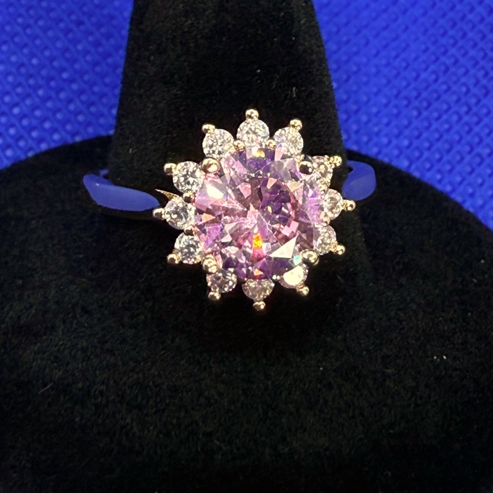 Pretty Bird - 18K Yellow Gold Plated Pink Starburst Ring Size 8